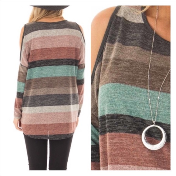 Cold shoulder lightweight top - Picture 3 of 3